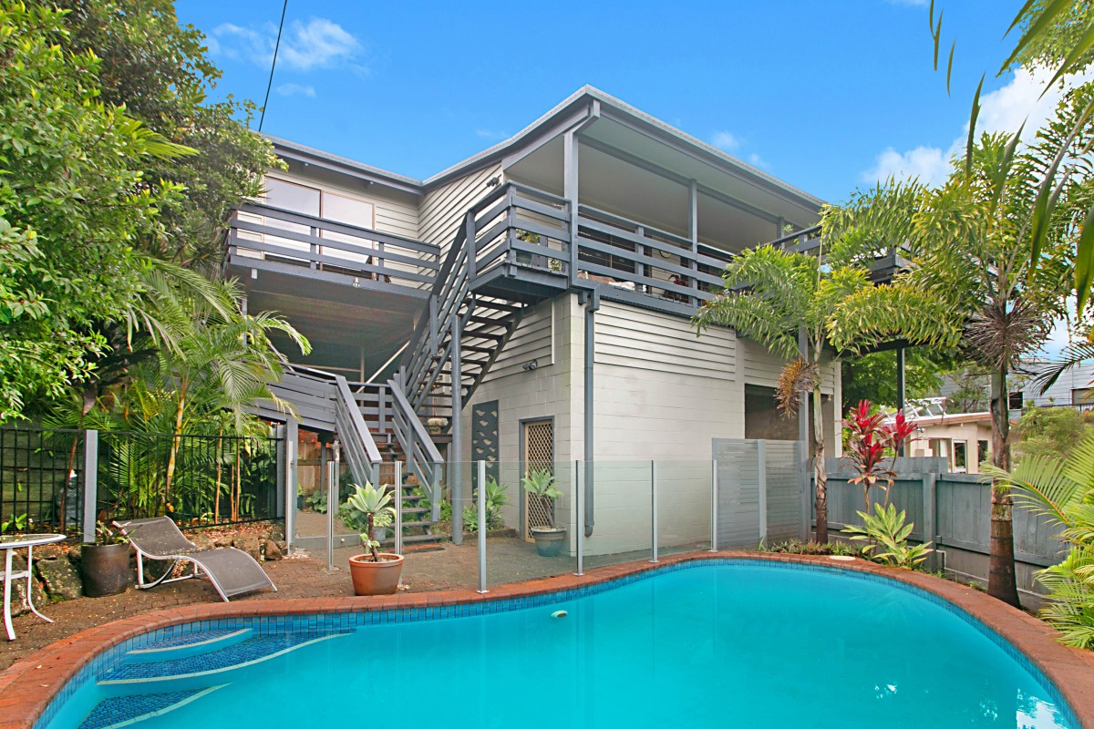 20 Broadwater Esplanade, Bilambil Heights, Bilambil Heights - Thumbnail 2
