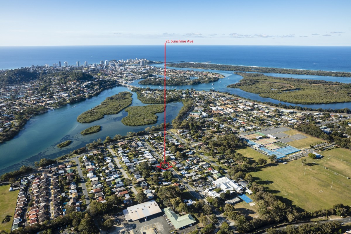 21 Sunshine Avenue, Tweed Heads South, Tweed Heads South - Thumbnail 2