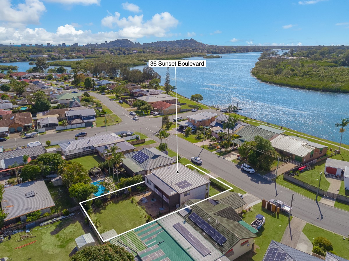 36 Sunset Boulevard, Tweed Heads West, Tweed Heads West - Thumbnail 2