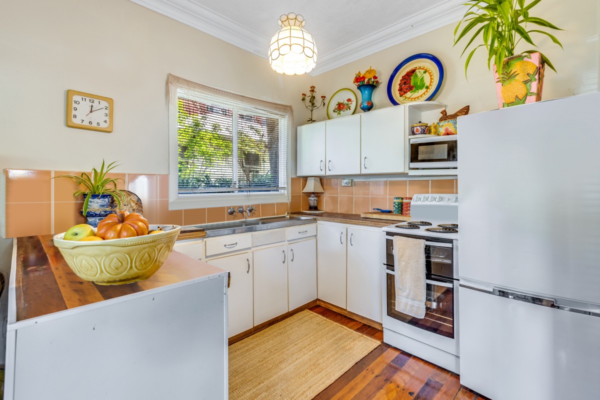 60 DUTTON STREET, Coolangatta, Coolangatta - Thumbnail 7