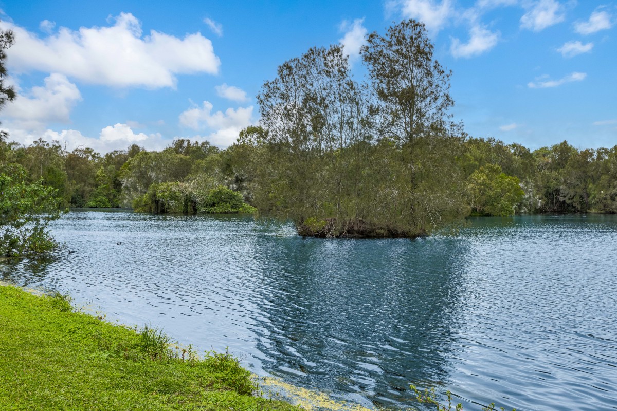 8 Medoc Place, Tweed Heads South, Tweed Heads South - Thumbnail 3