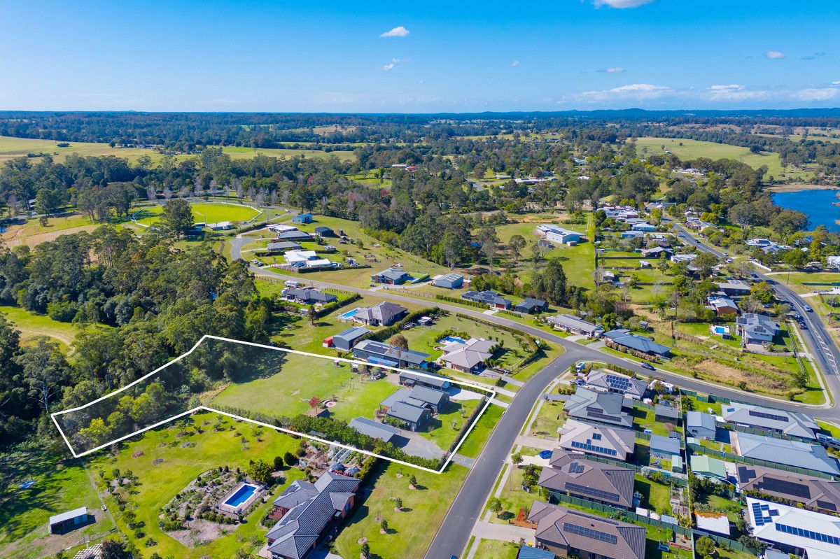 8 Stanley Drive, Beechwood, Beechwood - Image 1