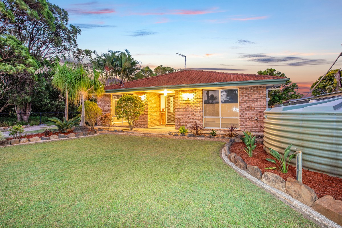 1117 Pimpama Jacobs Well Road, Jacobs Well > Belize Property Team