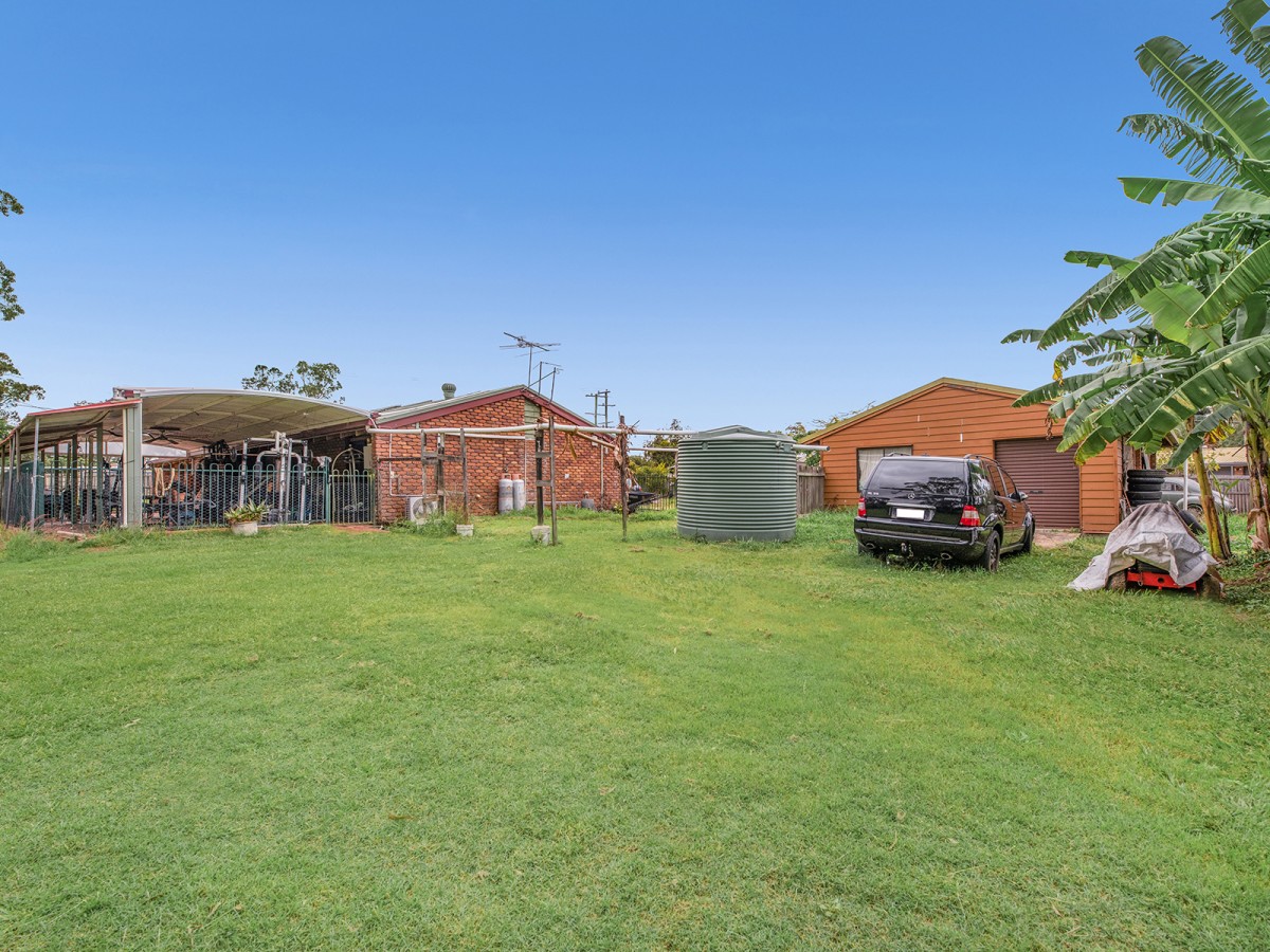 19 Poinciana Drive, Boronia Heights > Elegance Realty