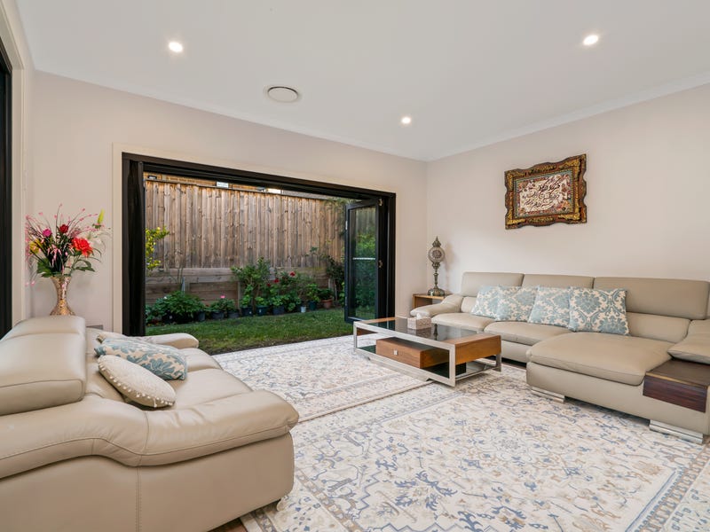 37 Burringoa Crescent, Colebee - Thumbnail 5