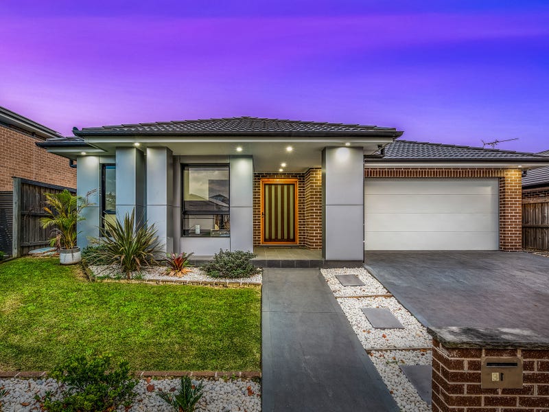 31 Burringoa Crescent, Colebee - Thumbnail 2