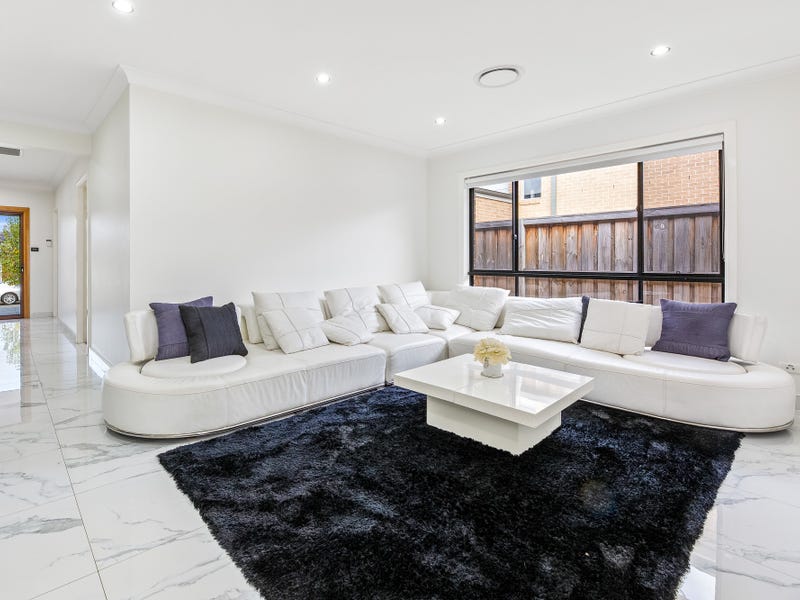 31 Burringoa Crescent, Colebee - Thumbnail 4