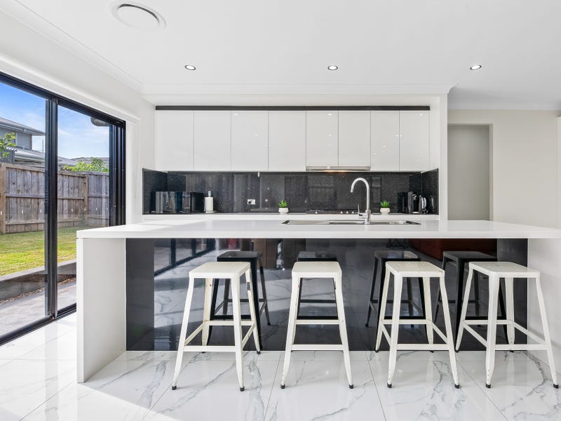31 Burringoa Crescent, Colebee - Thumbnail 5