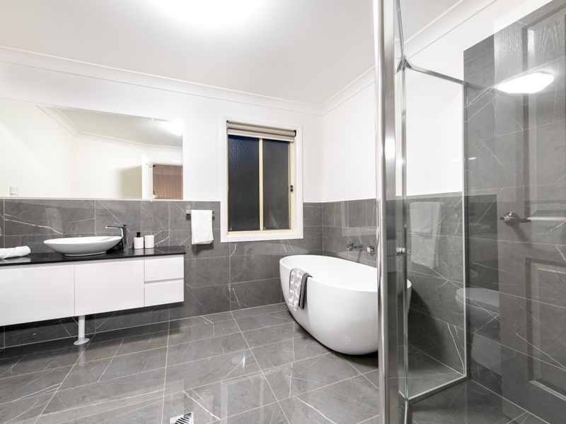 15 Pluto Court, Glenwood - Thumbnail 8