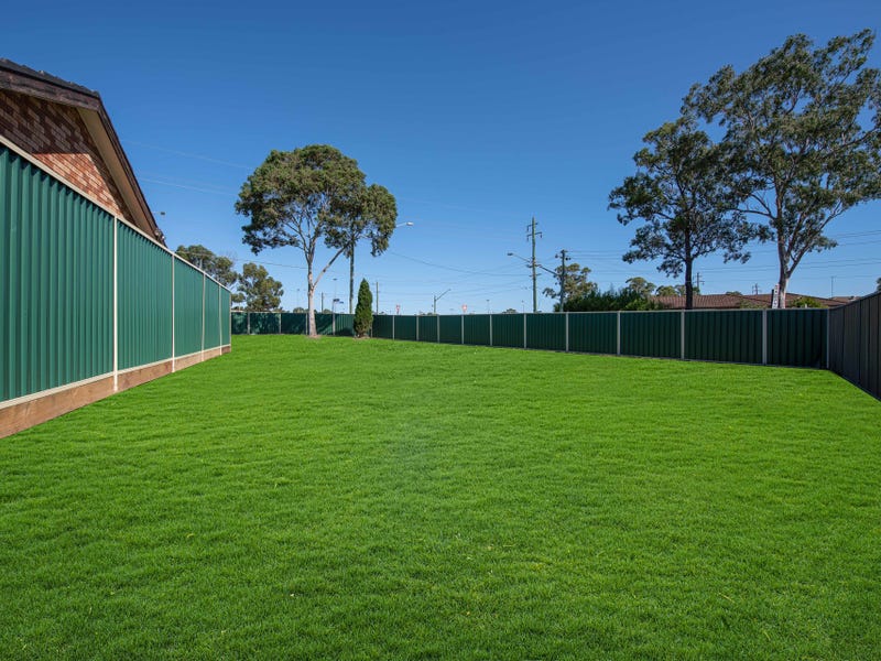 20A Verrills Grove, Oakhurst - Thumbnail 3