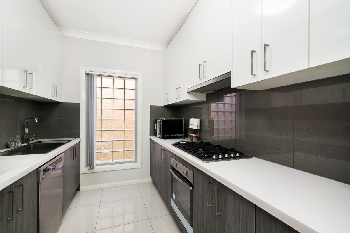 5 Sagwan Glade, Schofields - Thumbnail 3