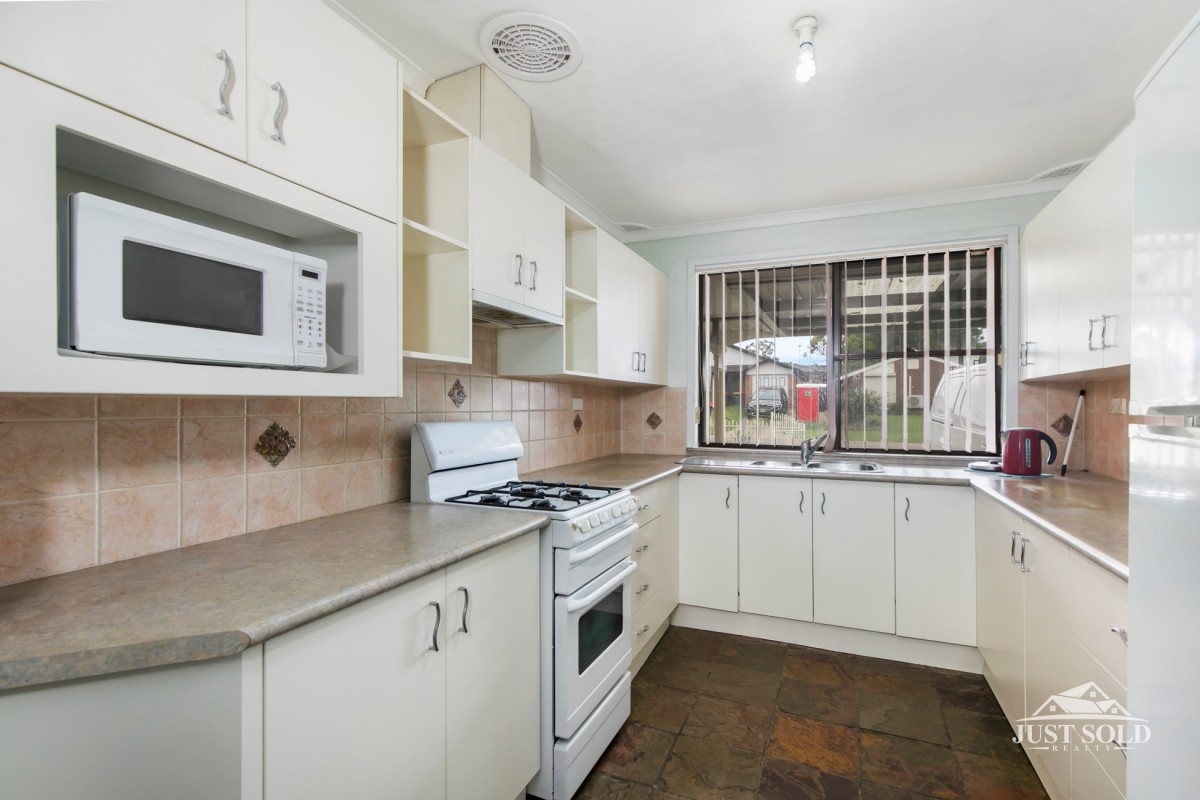 17 Charmer Crescent, Minchinbury - Thumbnail 3
