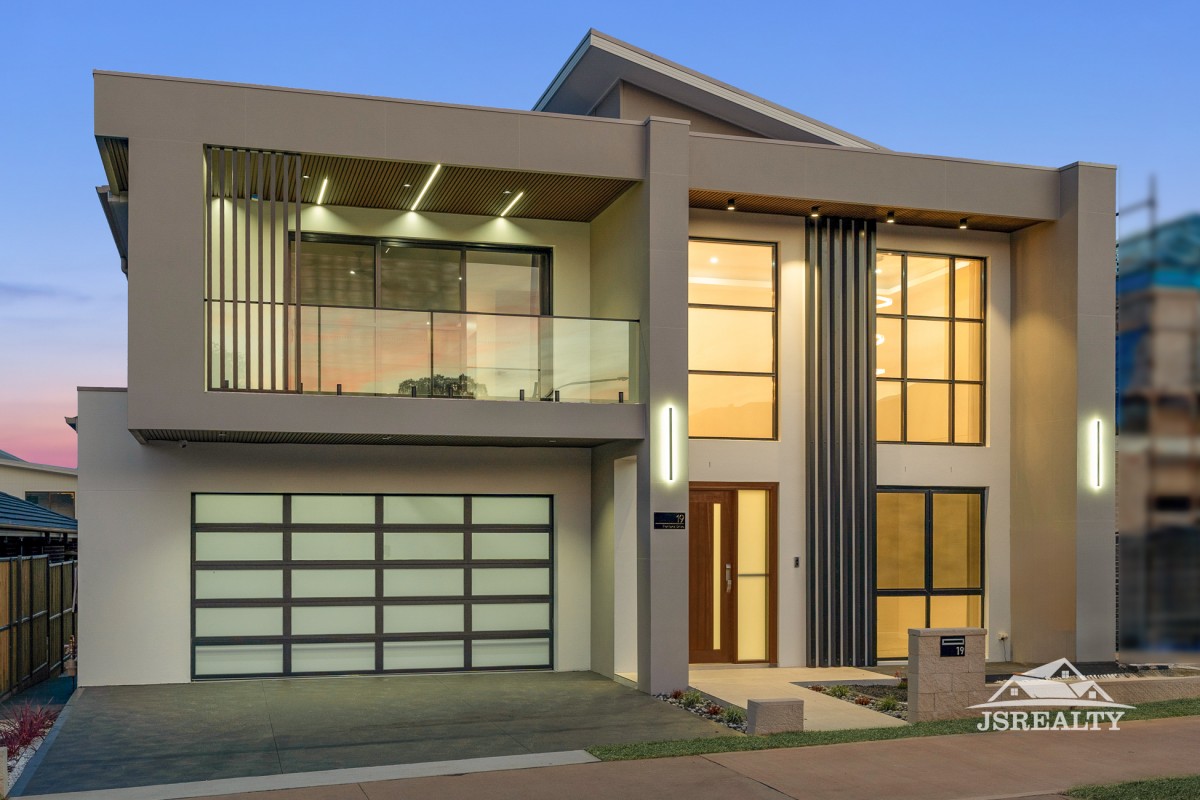 19 Fontana Drive, Gables - Thumbnail 2