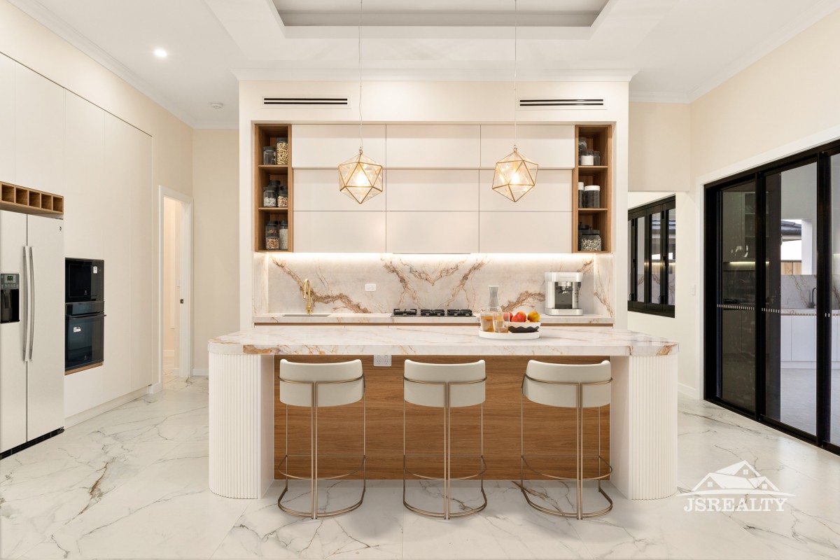 19 Fontana Drive, Gables - Thumbnail 4