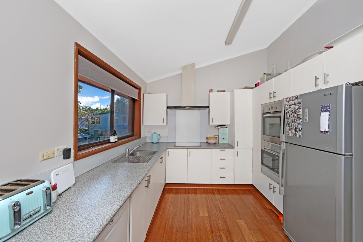 94 Lowanna Avenue, Forresters Beach - Thumbnail 4