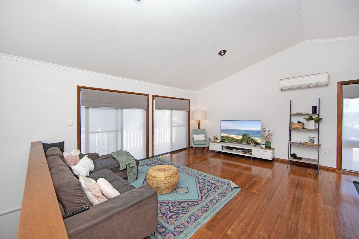94 Lowanna Avenue, Forresters Beach - Thumbnail 5