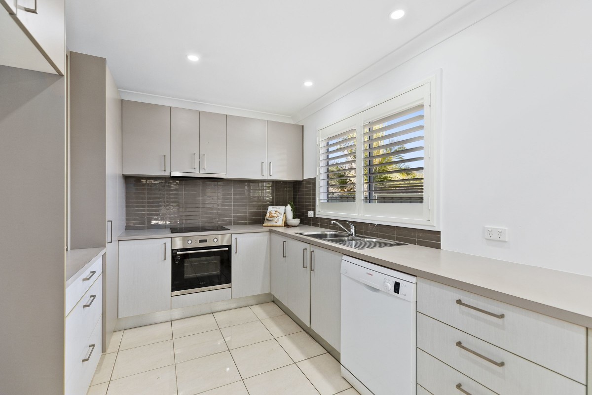 102A Kathleen White Crescent, Killarney Vale - Thumbnail 3