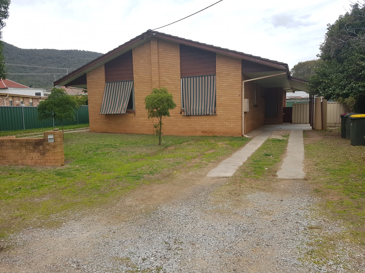 2/4 Haynes Street, Tamworth > Burke and Smyth