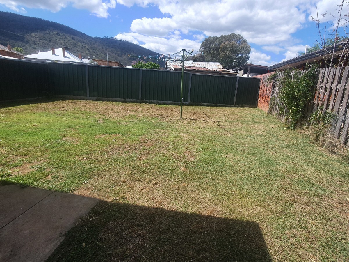 2/4 Haynes Street, Tamworth > Burke and Smyth