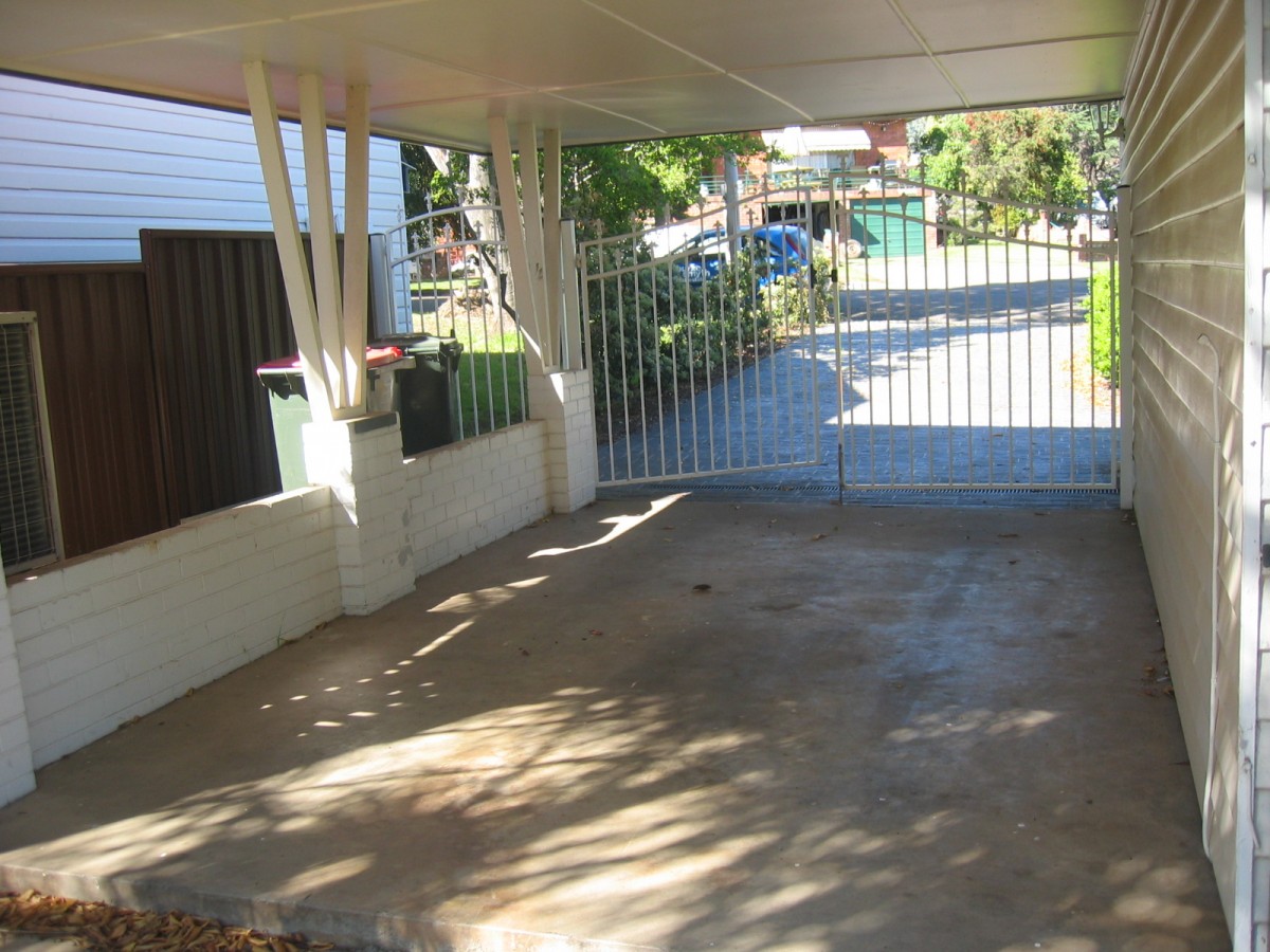 5 Marnola Crescent, Tamworth > Burke and Smyth