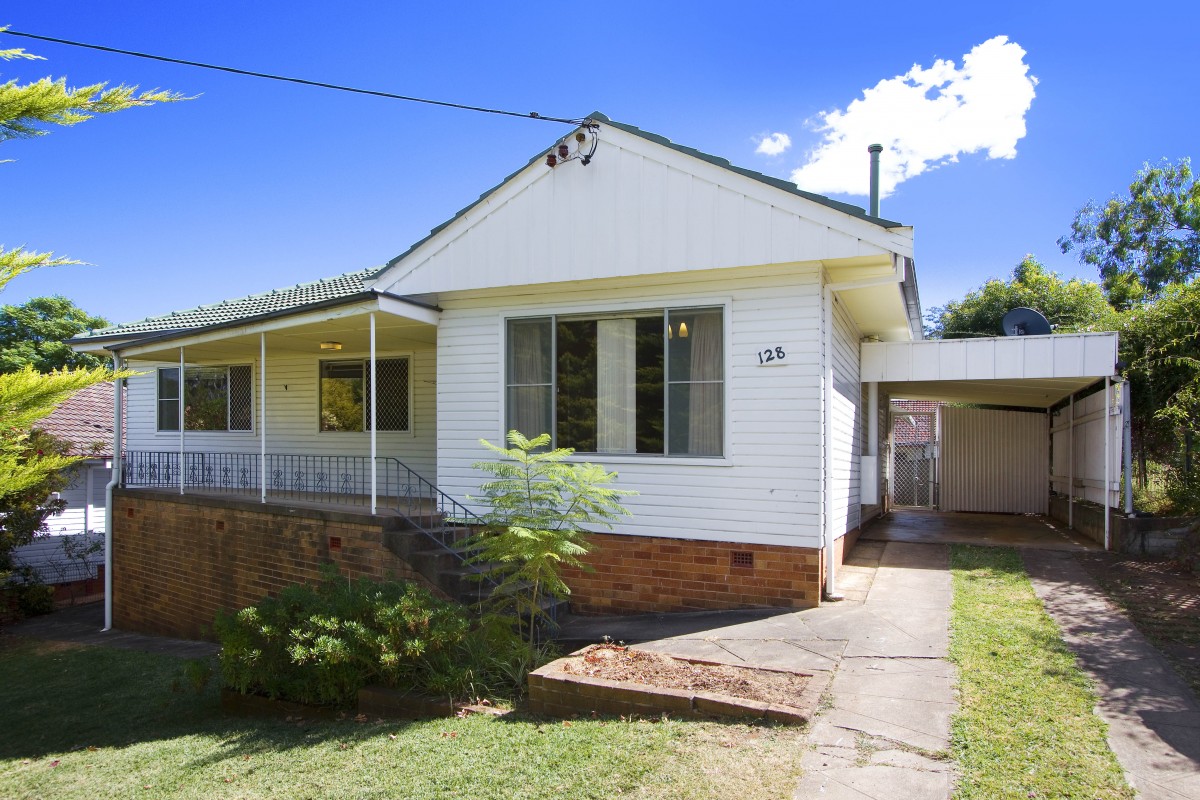 128 Fitzroy Street, Tamworth > Burke and Smyth