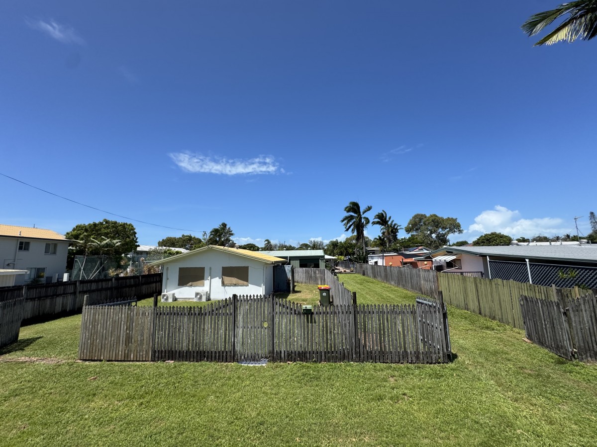 17 Pacific Drive, Blacks Beach - Thumbnail 2