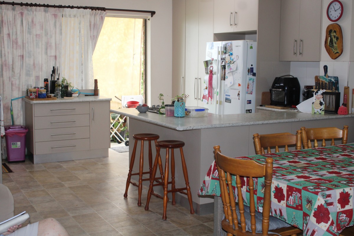 17 Captain Blackwood Drive, Sarina Beach - Thumbnail 5