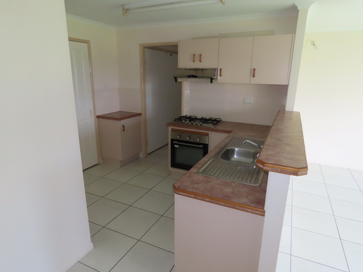 16 Percy Court, Glenella - Thumbnail 3
