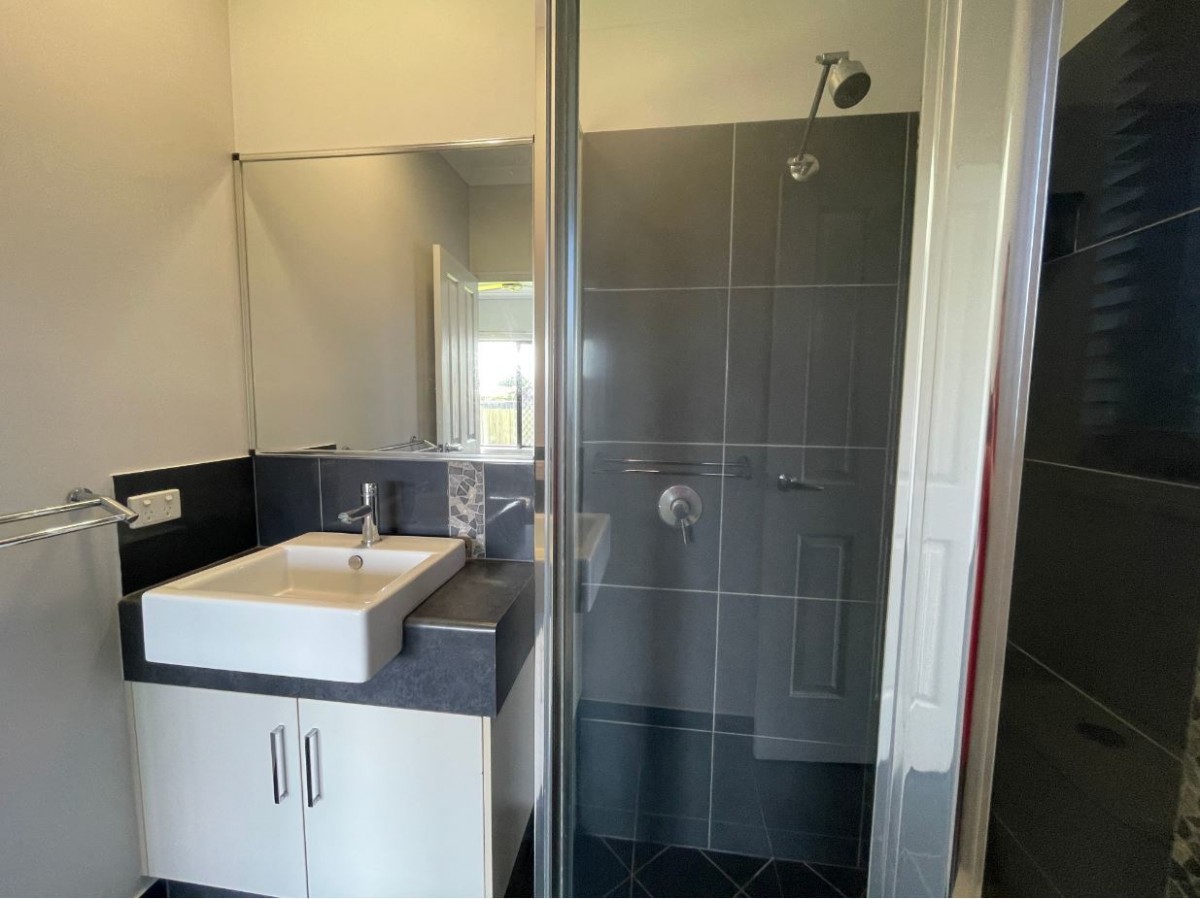 6 Burge Court, Glenella - Thumbnail 7