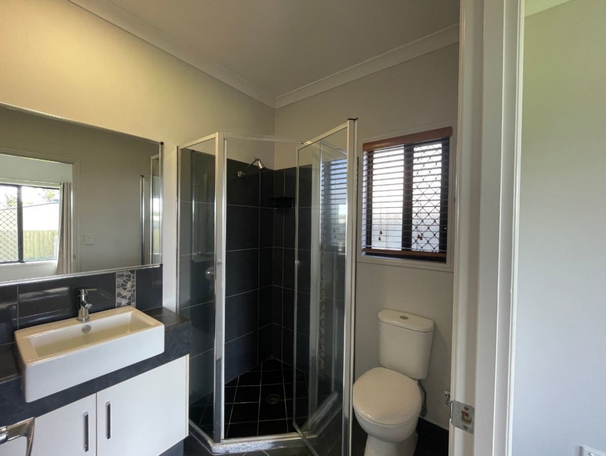 6 Burge Court, Glenella - Thumbnail 8