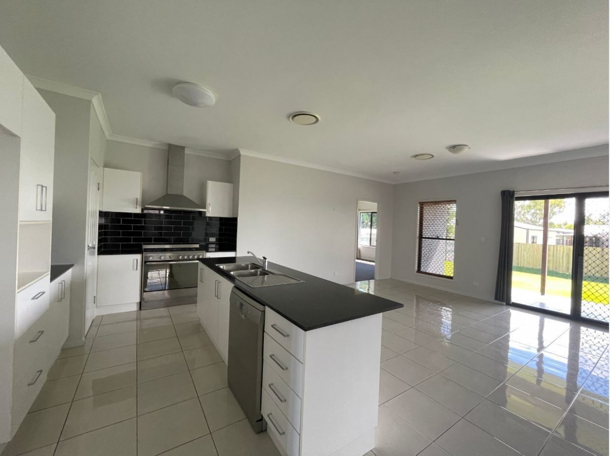 6 Burge Court, Glenella - Thumbnail 3