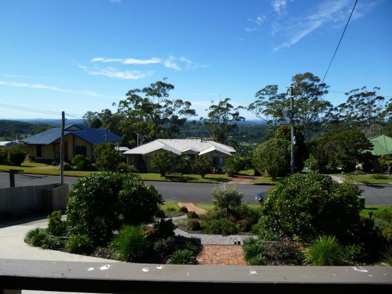 19 Crystal Street, Mapleton,  QLD 4560, Mapleton - Thumbnail 2