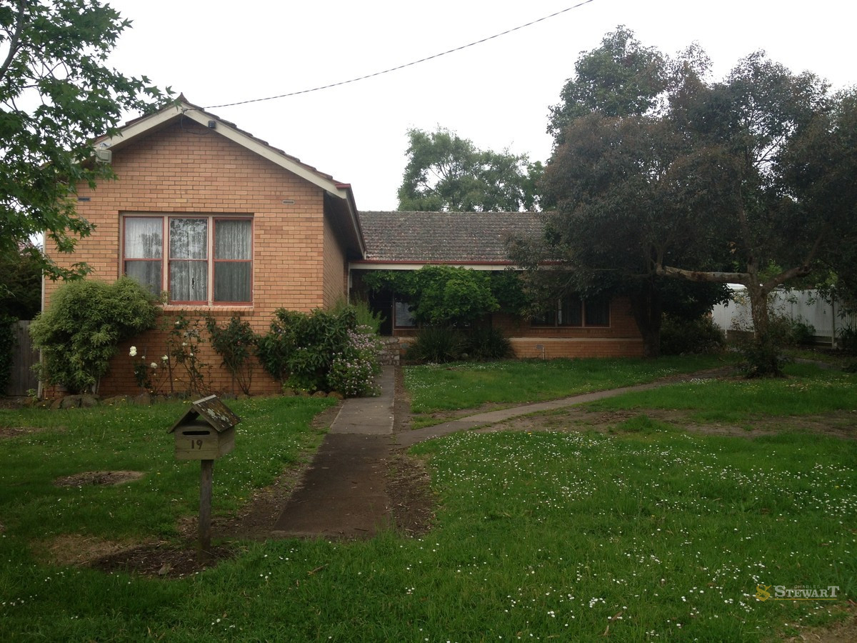 19 Dimora Avenue, Camperdown, VIC