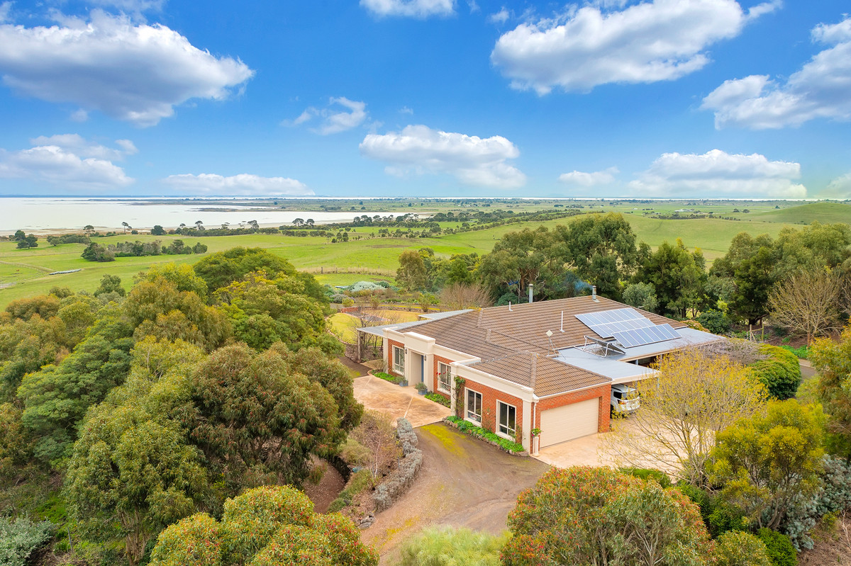 215 Lineens Road, Corunnun, VIC, Corunnun - Image 1