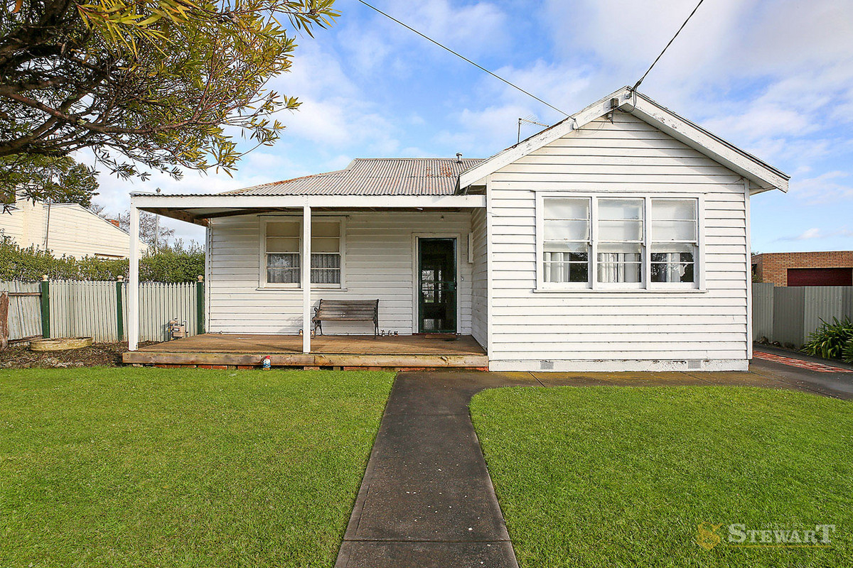 15 McAdam Crescent, Colac, VIC