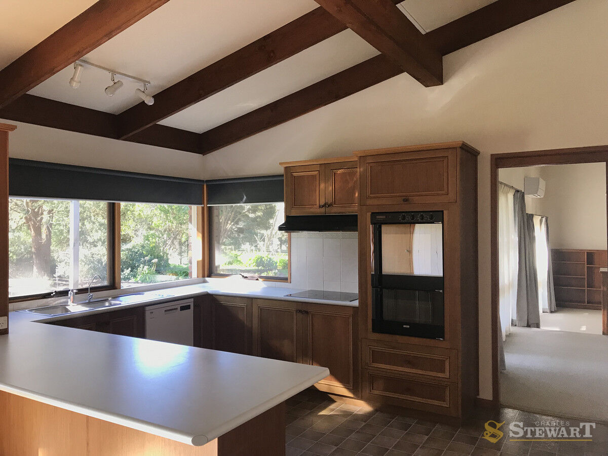 10 Richmonds Lane, Winchelsea, VIC, Winchelsea - Thumbnail 3