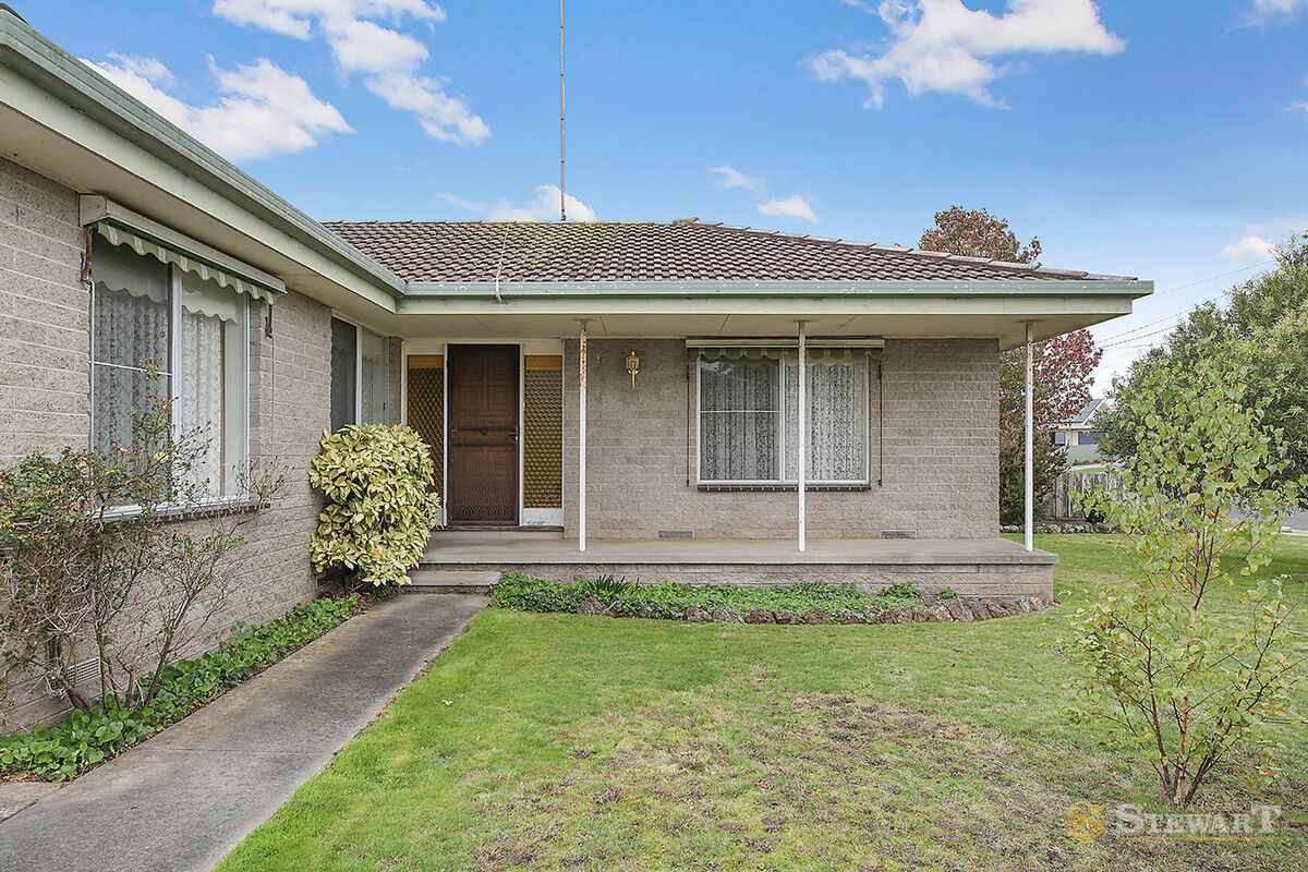 11 John Crescent, Colac, VIC