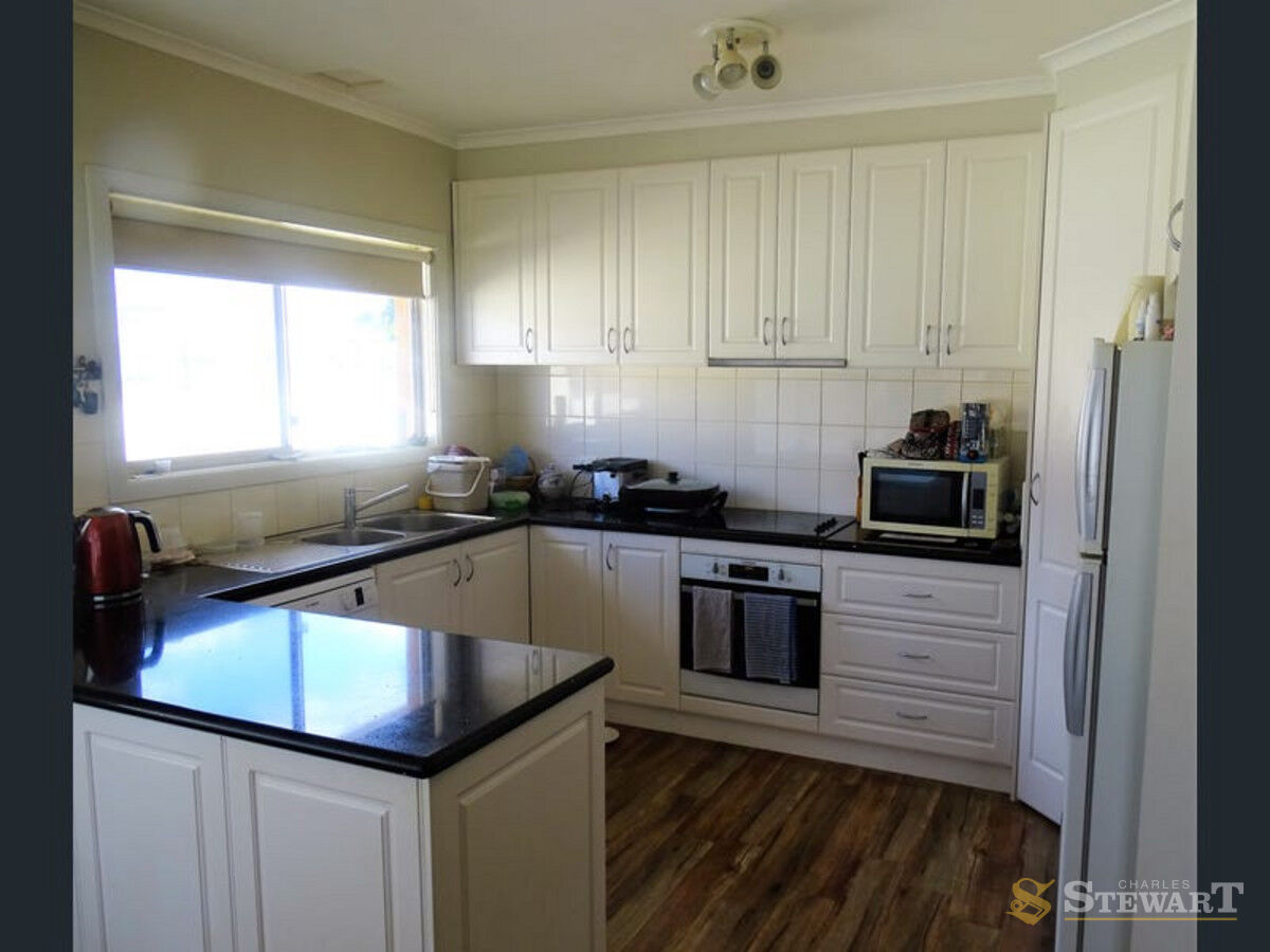 2 Adrian Street, Colac, VIC, Colac - Thumbnail 2