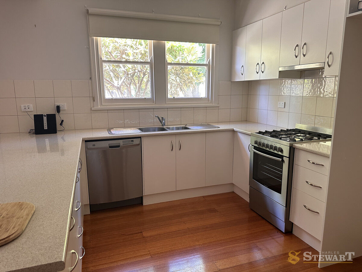 28 Leura Street, Camperdown, VIC, Camperdown - Thumbnail 2