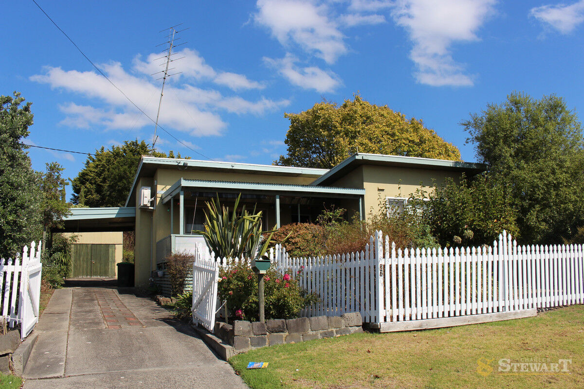 27 Dimora Avenue, Camperdown, VIC
