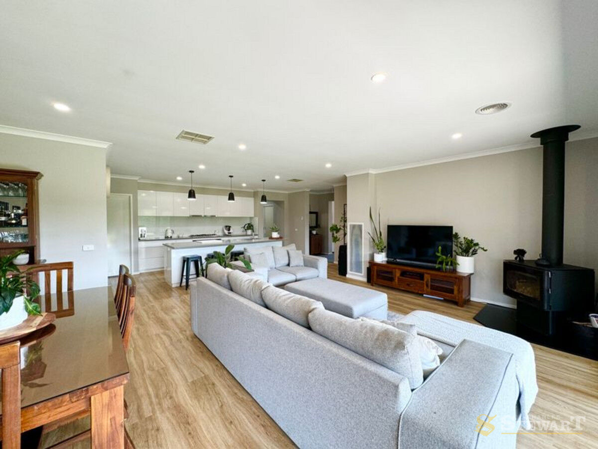 24 Imperial Drive, Colac, VIC, Colac - Thumbnail 2