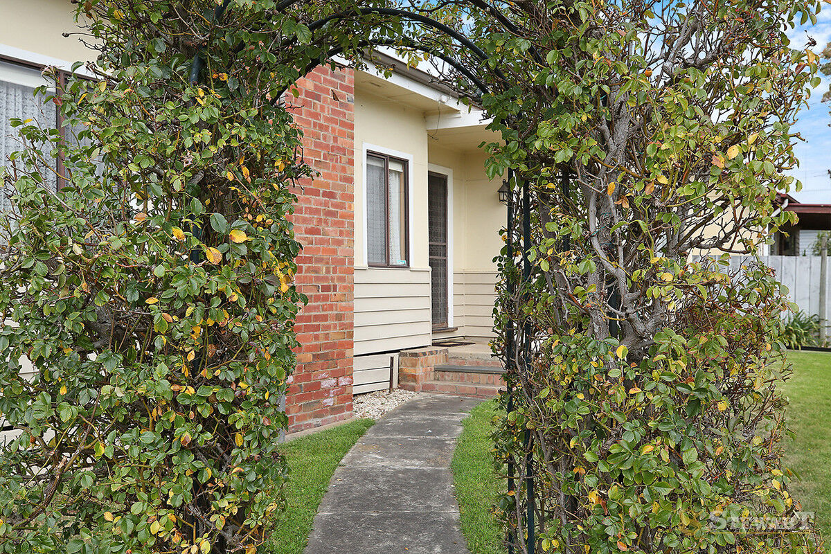 8 Brown Street, Colac, VIC, Colac - Thumbnail 3
