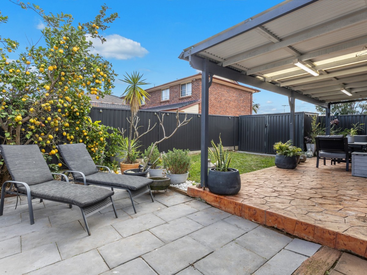 21 Farnborough Court, Wattle Grove - Image 1