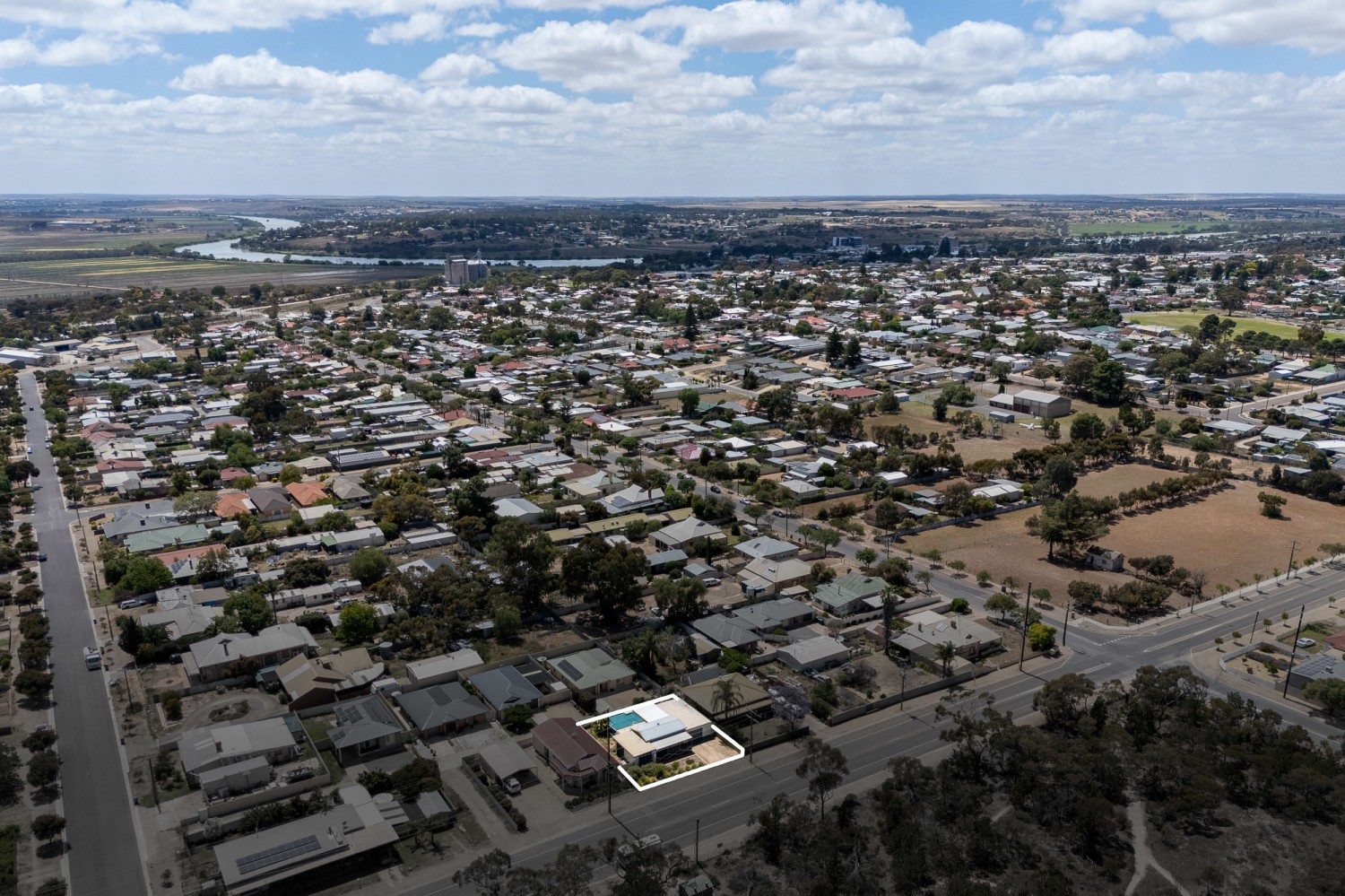 83 Thomas Street, Murray Bridge, Murray Bridge - Thumbnail 2