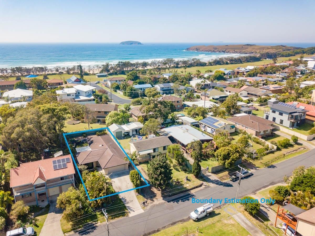 11 Ironbark Avenue, Sandy Beach - Thumbnail 2