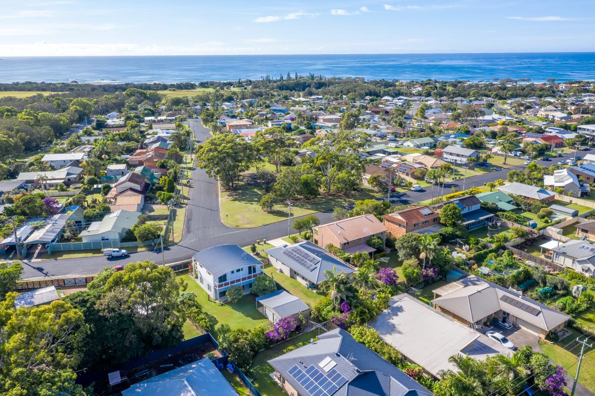 6 Simon Street, Corindi Beach - Thumbnail 2