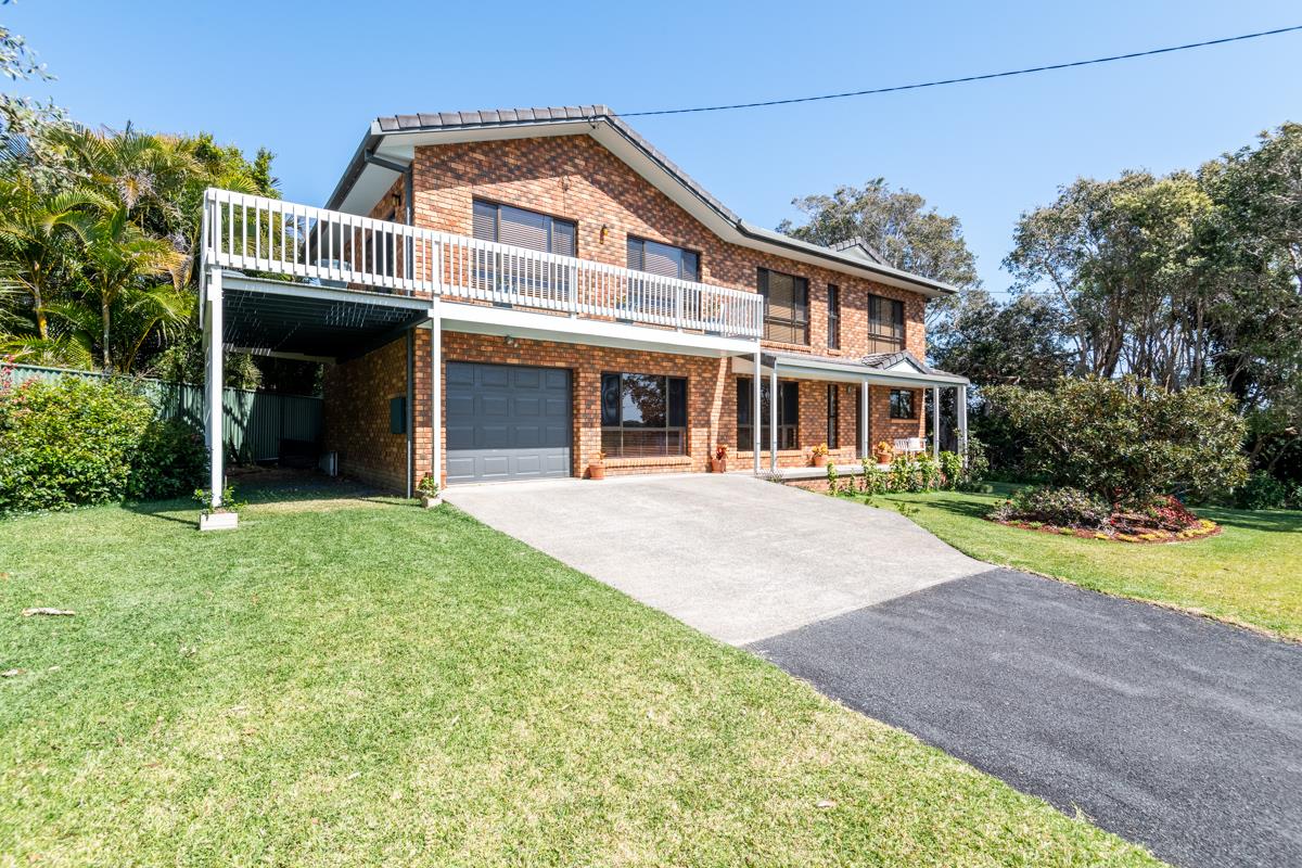 2 Fuller Street, Arrawarra Headland - Image 1
