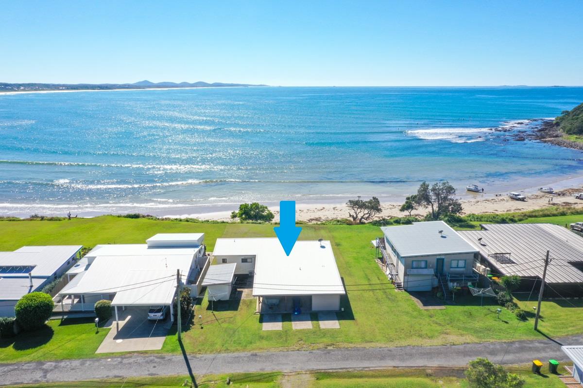 6 First Avenue, Arrawarra Headland - Image 1