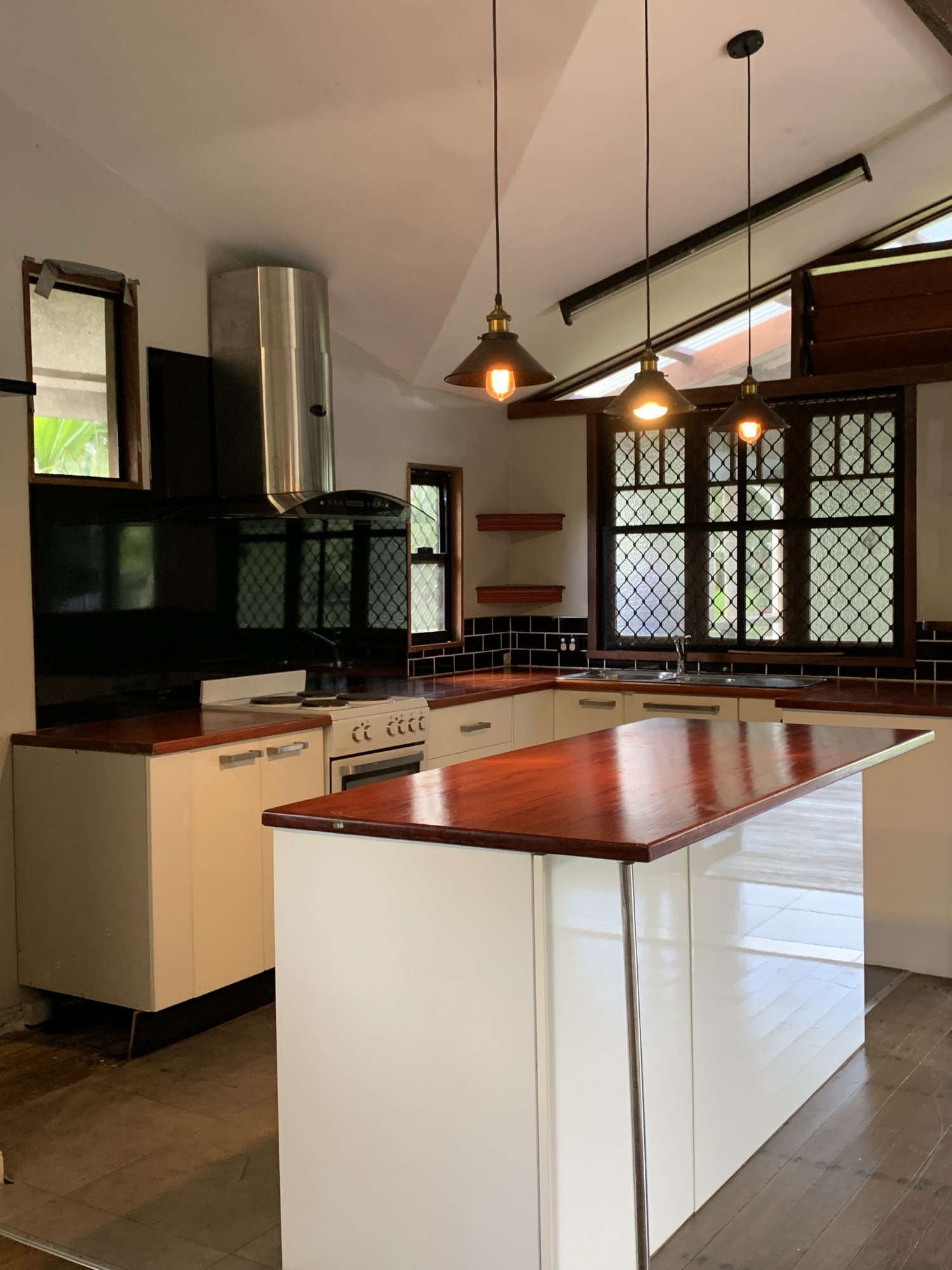 2 Fitzgerald Street, East Innisfail, East Innisfail - Thumbnail 2