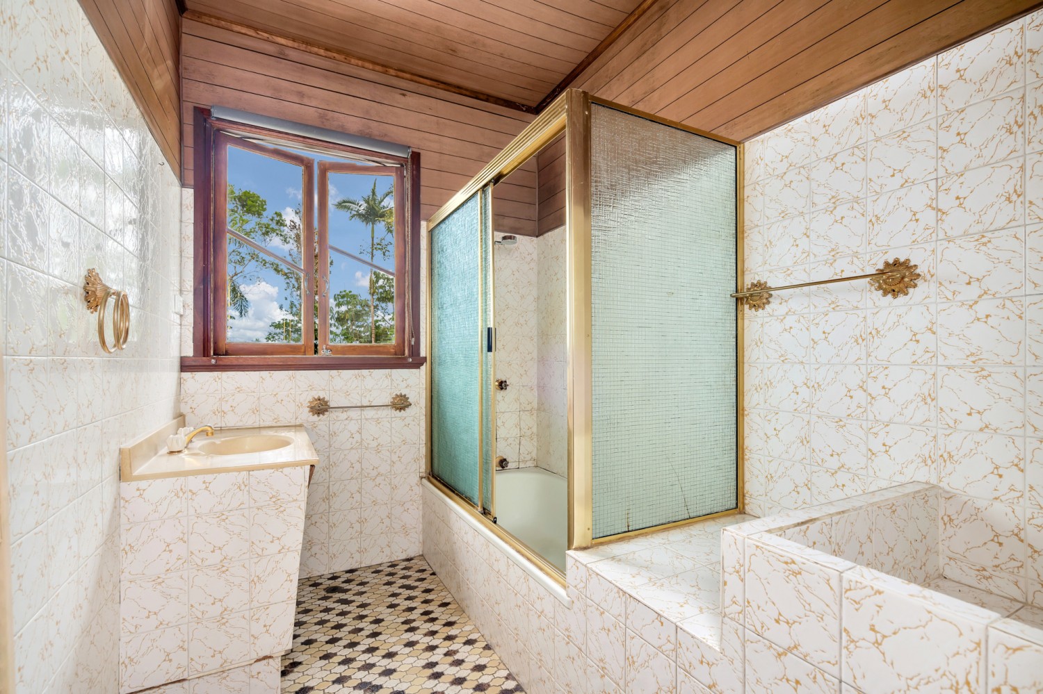 87 Coronation Drive, East Innisfail, East Innisfail - Thumbnail 3